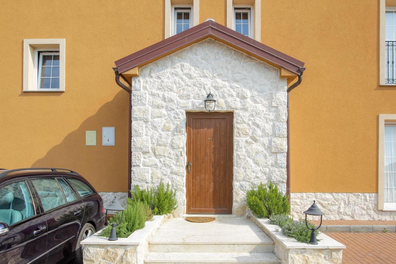 Rougemarin Apartments Biograd Na Moru Ngoại thất bức ảnh
